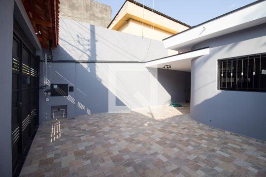 Garagem de casa à venda com 4 quartos, 240m² em Vila Libanesa, São Paulo
