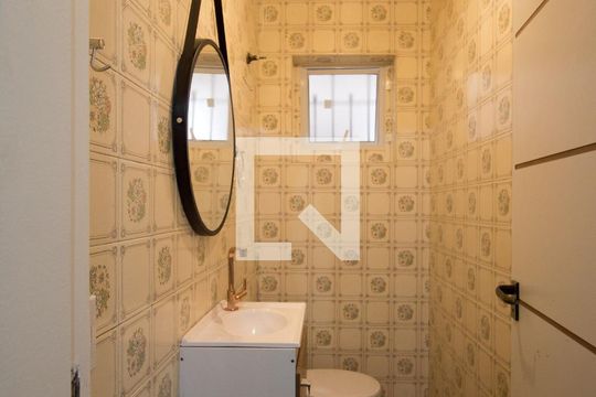 Lavabo de casa à venda com 4 quartos, 240m² em Vila Libanesa, São Paulo