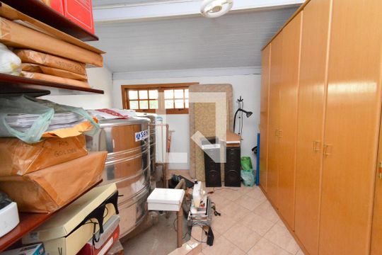 Escritório de casa à venda com 3 quartos, 254m² em Vila Rosalia, Guarulhos