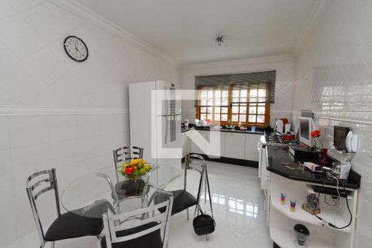 Cozinha de casa à venda com 3 quartos, 254m² em Vila Rosalia, Guarulhos