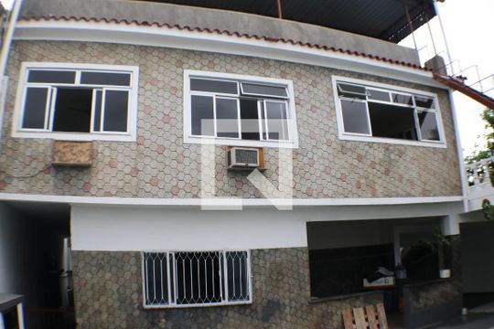 Fachada de casa à venda com 5 quartos, 450m² em Taquara, Rio de Janeiro