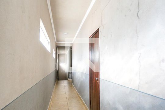 Corredor externo de apartamento para alugar com 2 quartos, 80m² em Vila Gomes Cardim, São Paulo