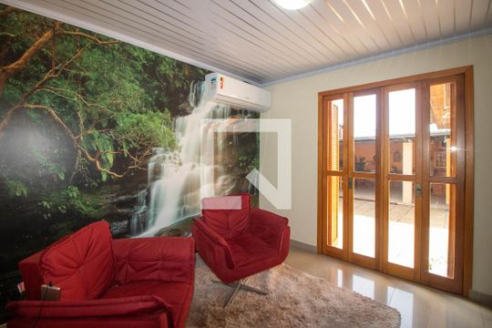 Sala  de casa à venda com 3 quartos, 160m² em Rubem Berta, Porto Alegre