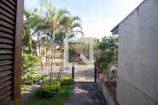 Vista  de casa à venda com 3 quartos, 160m² em Rubem Berta, Porto Alegre