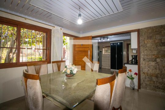 Sala  de casa à venda com 3 quartos, 160m² em Rubem Berta, Porto Alegre