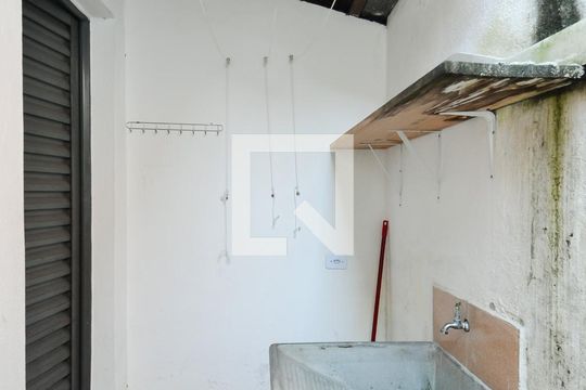 Área de Serviço de casa de condomínio para alugar com 1 quarto, 34m² em Jardim Cocaia, Guarulhos