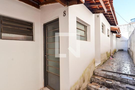 Área de Entrada de casa de condomínio para alugar com 1 quarto, 34m² em Jardim Cocaia, Guarulhos