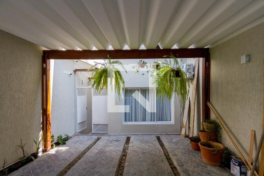 Garagem  de casa à venda com 3 quartos, 160m² em Jardim Petrópolis, São Paulo