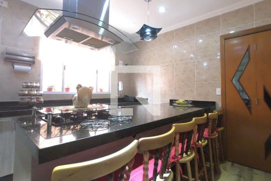 Cozinha de casa à venda com 2 quartos, 156m² em Jardim Santa Clara, Guarulhos