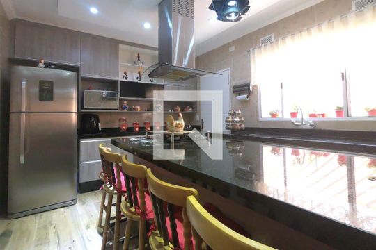 Cozinha de casa à venda com 2 quartos, 156m² em Jardim Santa Clara, Guarulhos