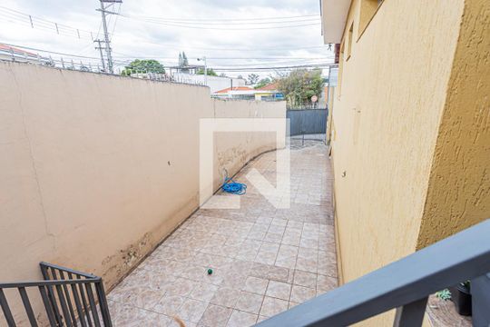 Quintal de casa à venda com 2 quartos, 203m² em Parque Sao Domingos, São Paulo