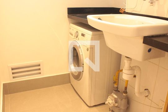Área de Serviço de apartamento para alugar com 3 quartos, 67m² em Vila Andrade, São Paulo