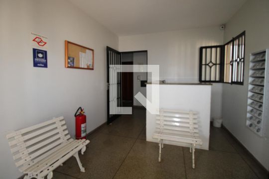 Hall de Entrada de apartamento à venda com 2 quartos, 72m² em Vila Marta, Campinas