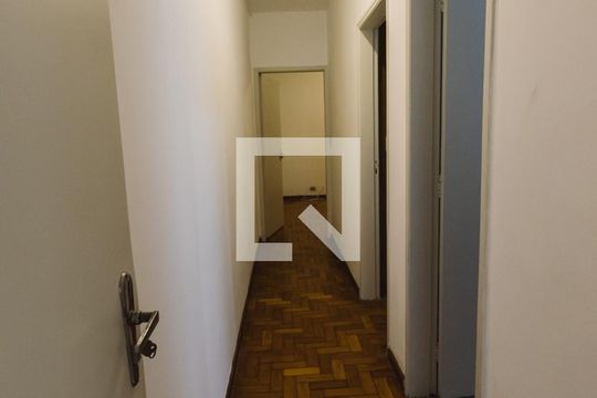 Corredor de casa para alugar com 2 quartos, 154m² em Vila Ipojuca, São Paulo