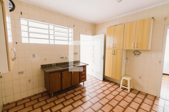 Cozinha de casa para alugar com 2 quartos, 154m² em Vila Ipojuca, São Paulo