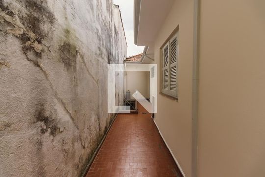 Quintal de casa para alugar com 2 quartos, 154m² em Vila Ipojuca, São Paulo