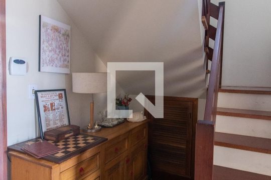 Sala de casa à venda com 4 quartos, 279m² em Santa Tereza, Porto Alegre