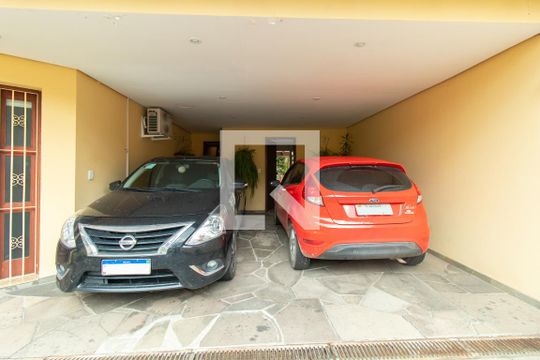 Garagem de casa à venda com 4 quartos, 279m² em Santa Tereza, Porto Alegre