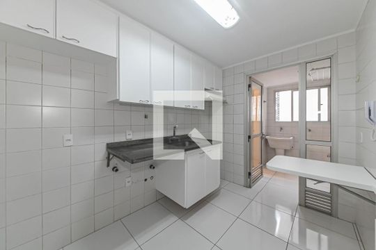 Cozinha de apartamento para alugar com 3 quartos, 86m² em Jardim das Acacias, São Paulo