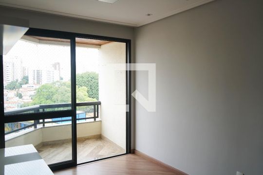 Apartamento para alugar com 2 quartos, 65m² em Vila Ipojuca, São Paulo