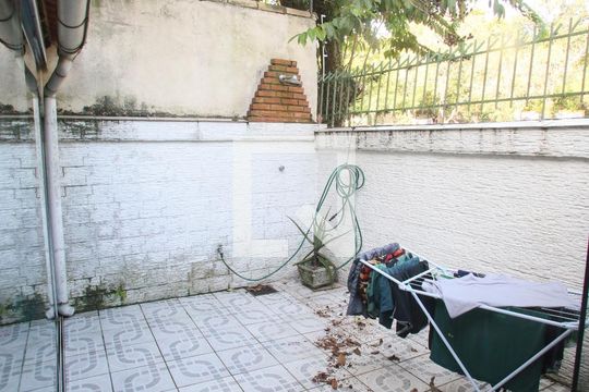 Área Externa de casa de condomínio para alugar com 3 quartos, 118m² em Taquara, Rio de Janeiro