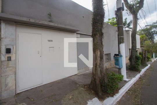 Fachada de casa à venda com 7 quartos, 1000m² em Campo Belo, São Paulo