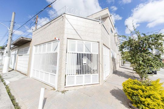 Fachada de casa à venda com 1 quarto, 160m² em Vila Nova Manchester, São Paulo