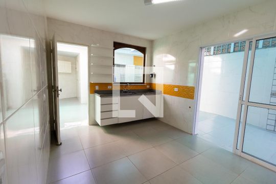 Cozinha de casa para alugar com 3 quartos, 160m² em Rolinópolis, São Paulo