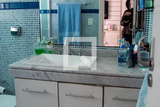 Banheiro do Quarto 1 de casa à venda com 4 quartos, 360m² em Jardim Leonor Mendes de Barros, São Paulo