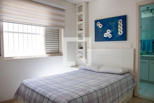 Quarto 1 de casa à venda com 4 quartos, 360m² em Jardim Leonor Mendes de Barros, São Paulo