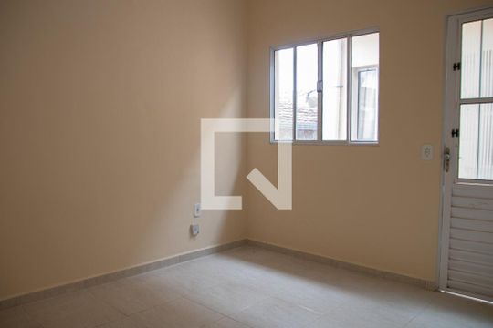 Casa para alugar com 1 quarto, 50m² em Vila Nivi, São Paulo