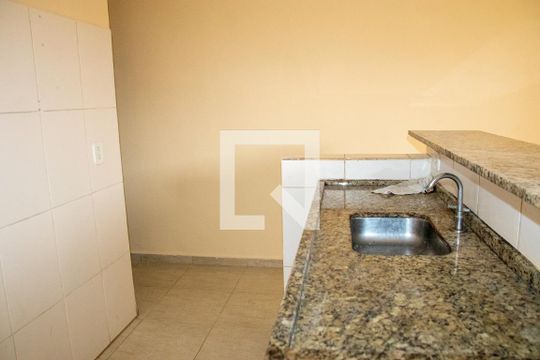 Cozinha de casa para alugar com 1 quarto, 50m² em Vila Nivi, São Paulo