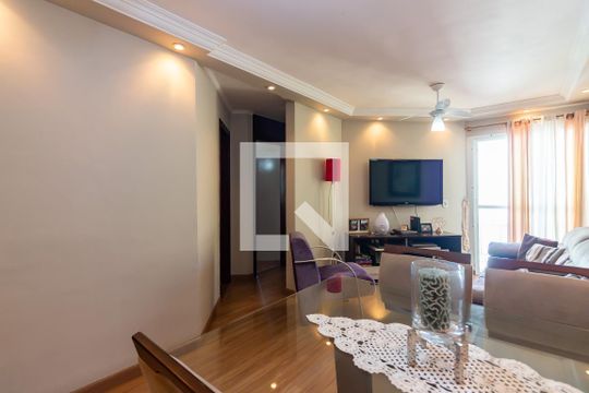 Sala de apartamento à venda com 2 quartos, 55m² em Padroeira, Osasco