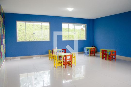 Espaço kids de apartamento para alugar com 2 quartos, 42m² em São José, Canoas