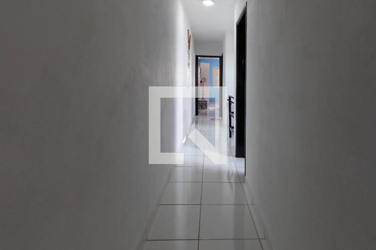 Corredor de casa à venda com 4 quartos, 190m² em Parque Sao Lucas, São Paulo