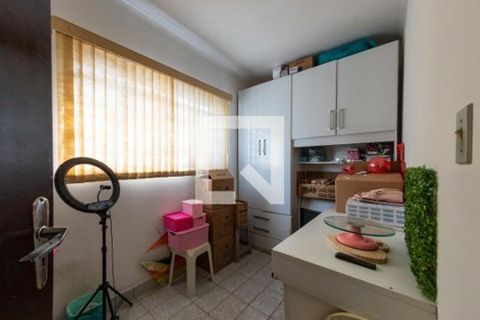 Quarto de casa à venda com 4 quartos, 190m² em Parque Sao Lucas, São Paulo