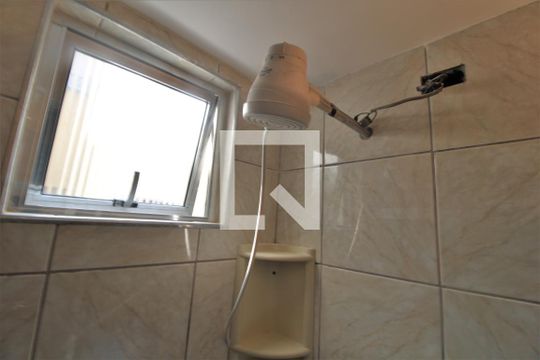 Chuveiro de apartamento para alugar com 2 quartos, 52m² em Jardim Brasília, São Paulo
