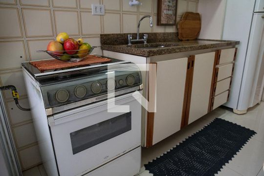 Cozinha de apartamento à venda com 2 quartos, 64m² em Bela Aliança, São Paulo