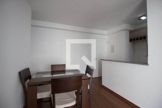 Sala de apartamento para alugar com 2 quartos, 56m² em Chácara Seis de Outubro, São Paulo