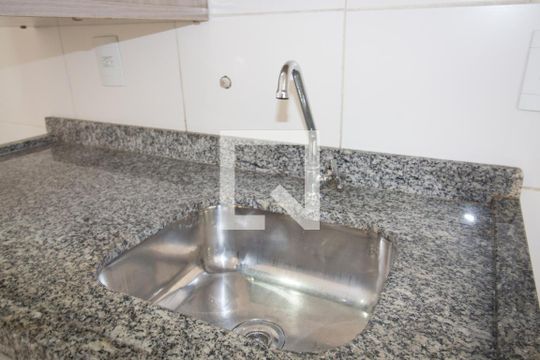 Cozinha de apartamento para alugar com 2 quartos, 56m² em Chácara Seis de Outubro, São Paulo