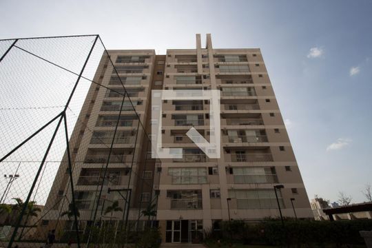 Fachada do bloco de apartamento para alugar com 2 quartos, 56m² em Chácara Seis de Outubro, São Paulo