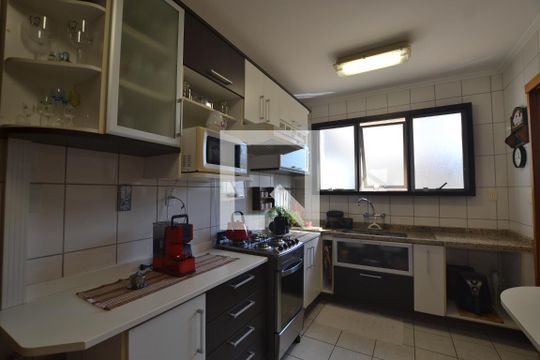 Cozinha de apartamento à venda com 3 quartos, 238m² em Menino Deus, Porto Alegre