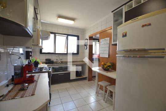 Cozinha de apartamento à venda com 3 quartos, 238m² em Menino Deus, Porto Alegre
