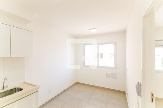 Sala de apartamento para alugar com 1 quarto, 28m² em Paraíso do Morumbi, São Paulo