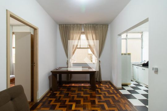 Sala de apartamento à venda com 1 quarto, 40m² em Centro Histórico, Porto Alegre