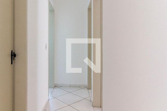 Corredor de apartamento à venda com 3 quartos, 63m² em Cidade Líder, São Paulo
