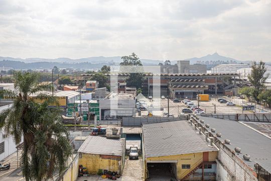 Vista de apartamento à venda com 2 quartos, 50m² em Km 18, Osasco