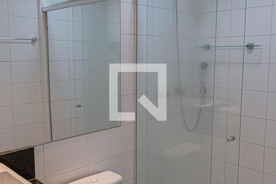 Banheiro de apartamento para alugar com 2 quartos, 54m² em Bela Vista, São Paulo