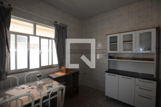 Sala de Jantar de casa para alugar com 1 quarto, 300m² em Irajá, Rio de Janeiro