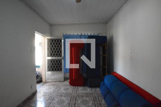 Casa para alugar com 1 quarto, 300m² em Irajá, Rio de Janeiro
